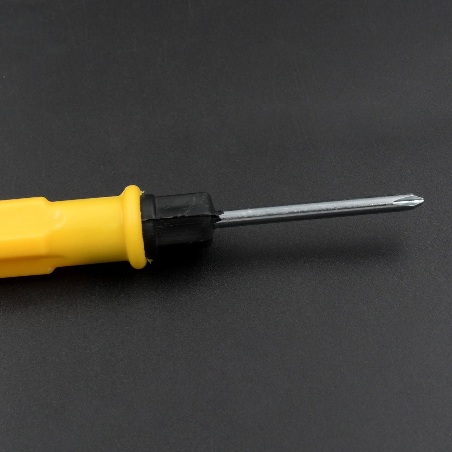 9381B Small Pocket Size 2 in 1 Slotted Cross Head Double Sided Flat Magnetic Screwdriver with PVC Plastic Coated Handle (1 Pc) 9381B Small Pocket Size 2 in 1 Slotted Cross Head Double Sided Flat Magnetic Screwdriver with PVC Plastic Coated Handle (1 Pc)